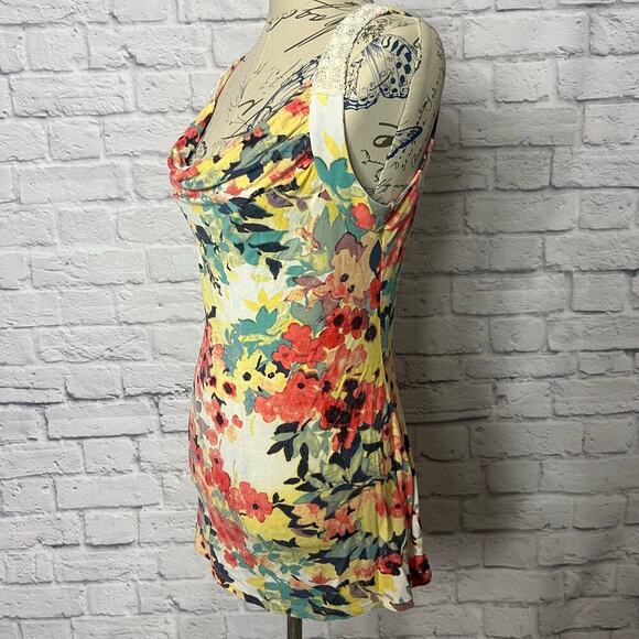 Candie’s floral Tank Top - Picture 5 of 7